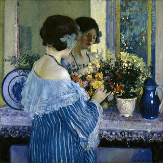 Fille en bleu arrangeant des fleurs - Frederick Carl Frieseke