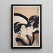 En kvinde, der ser sit spejlbillede i et spejl - Kitagawa Utamaro — indrammet kunstværk på væggen
