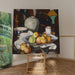 Reproduktion af maleriet Naturstilleben; Æbler og potte - Samuel John Peploe
