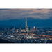 Taiwan, mellem himmel, bjerge og by | Fotodekoration af Asien