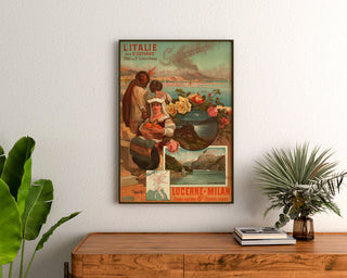 Jernbaneplakat – Italien via St. Gotthard, 1892, indrammet over en trækommode mellem planter.