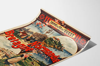 Vintage plakat Normandiet – Normandiet og Bretagne — Chemins de fer de l’Ouest, vist på et let bøjet ark i perspektiv.