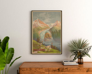 Gammel skoleplakat – Mer de Glace – Hugo d’Alési, indrammet over en kommode i træ mellem planter.