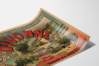 Vintage turistplakat – Divonne — Familieophold ved Genevesøen, vist på en let buet plakat, set i perspektiv.