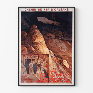 Vintage turistplakat – Grottes de Lacave, Rocamadour, vist i en tynd ramme på en lys væg.