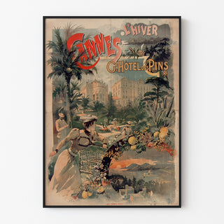 Vintageplakat Cannes, Grand Hôtel des Pins, vist i en tynd ramme på en lys væg.