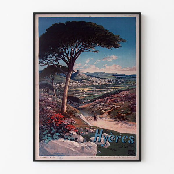 Vintage plakat Hyères, vist i en smal ramme på en lys væg.