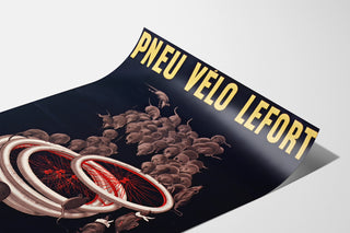 Vintage plakat Pneus vélo Lefort, vist på et buet ark set i perspektiv.