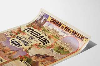 Vintage plakat Touraine, Loire-slottene, vist på et buet ark set i perspektiv.