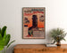 Vintage plakat Tramway Paris-Arpajon, indrammet over en kommode i træ, flankeret af planter.