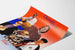 Orange-til-blå plakat i gradiente med portrætter