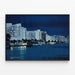 Poster Skyline Nocturne af Miami Beach — indrammet kunstværk på væggen